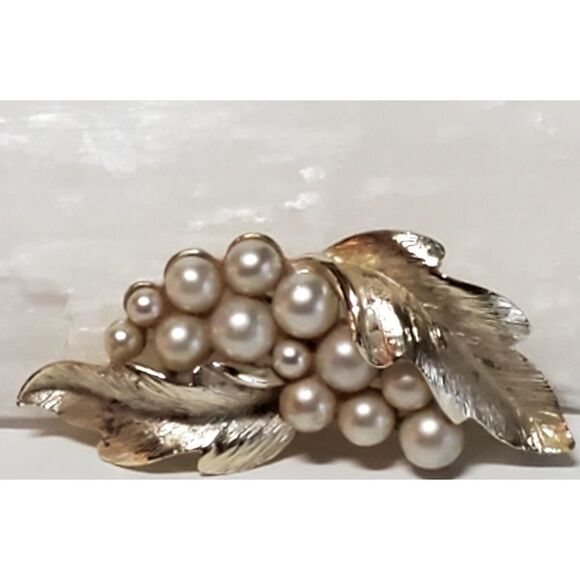 VTG Lisner Brooch Signed White Gold Tone Leaves Faux Pearl 1960's MINT Condt Pin - Picture 2 of 13